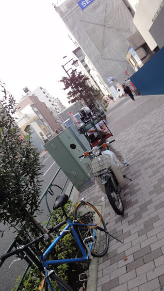 a mealdelivery bicycle